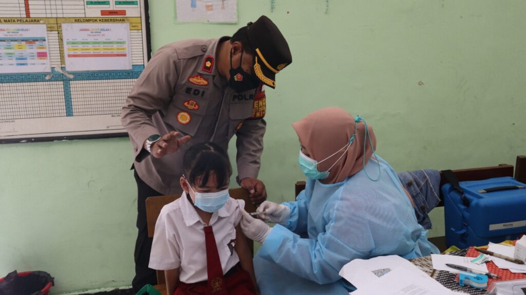 Gerai Vaksinasi Merdeka Anak di SD Umum Johar Baru Jakarta Pusat